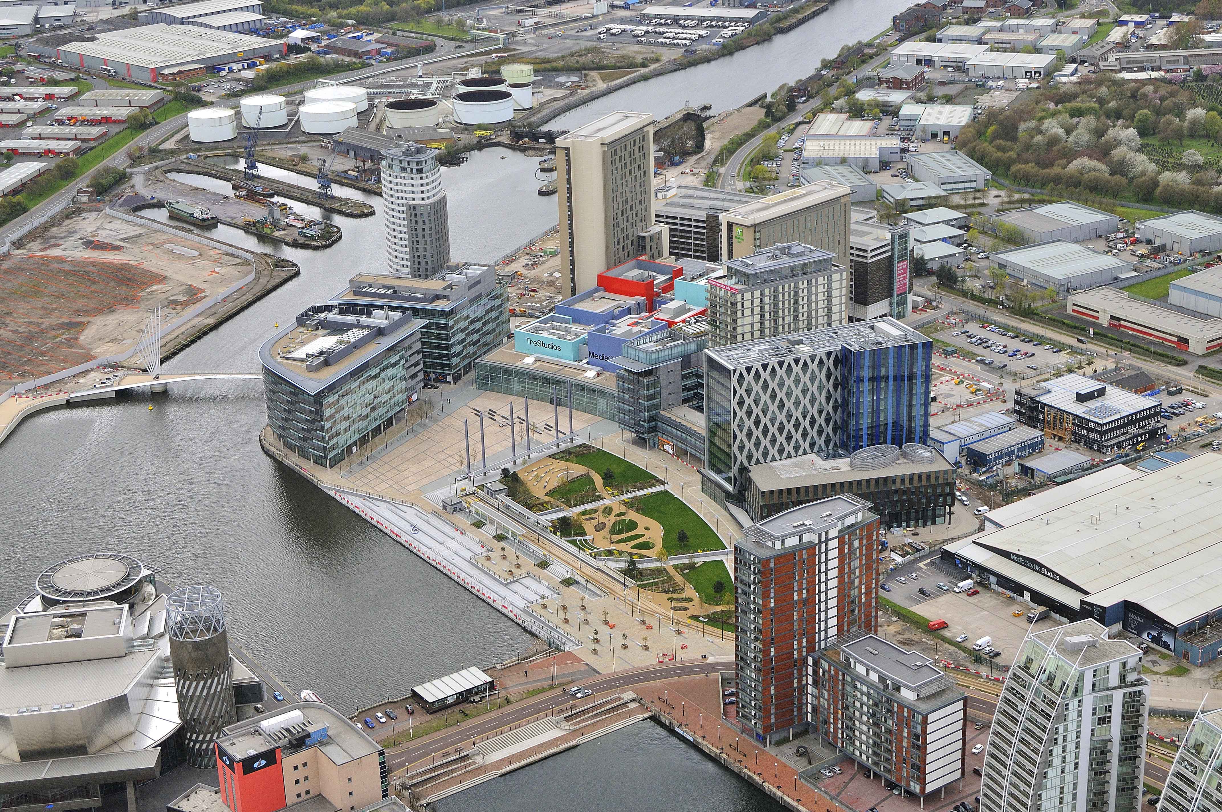 Media city. MEDIACITYUK Manchester. Media City Salford Медиа-Сити Солфорд. Media City Manchester. Bbc Media City Manchester.